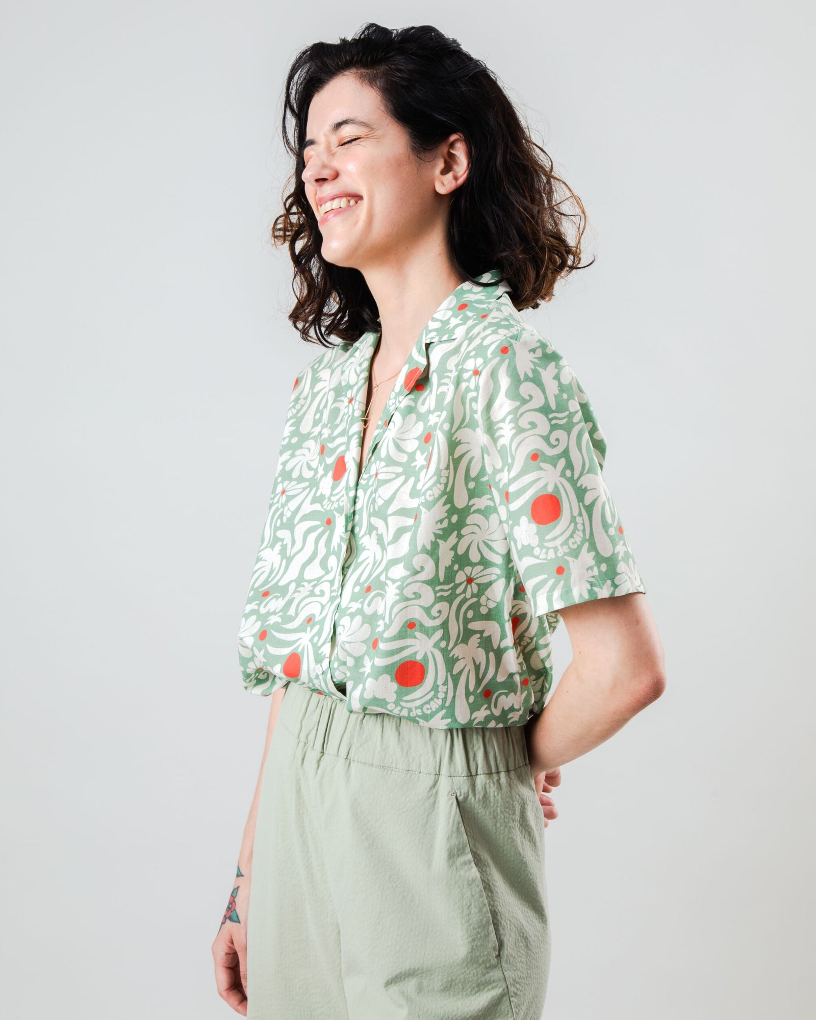 Ola de Calor Aloha Blouse Light Green